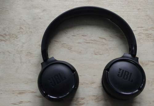 Фото Навушники з мікрофоном JBL Tune 520BT Black (JBLT520BTBLKEU) від користувача Orestiv.
