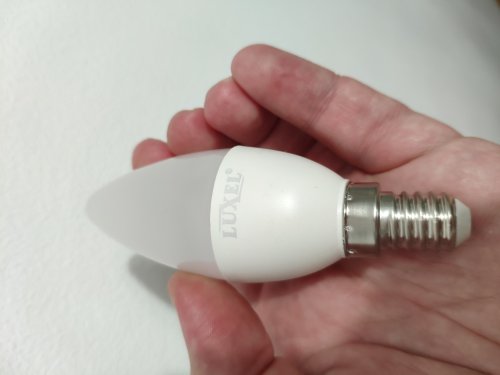 Фото Світлодіодна лампа LED Luxel LED C37 5W 4000K E14 (044-N) від користувача Ан