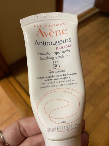 Фото крем для обличчя Avene Увлажняющий крем  Antirougeurs для сухой и очень сухой кожи склонной к покраснениям SPF 30 40 мл (32 від користувача Bozhena Voitko