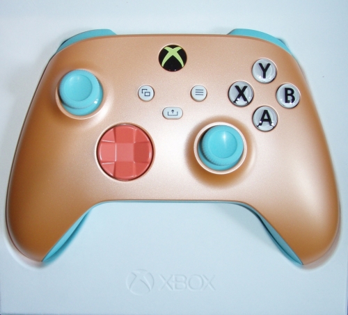 Фото Геймпад Microsoft Xbox Series X | S Wireless Controller Sunkissed Vibes OPI Special Edition (QAU-00118) від користувача Aleks