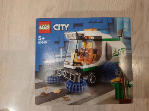 Фото Блоковий конструктор LEGO City Машина для очистки улиц (60249) від користувача Maksim30