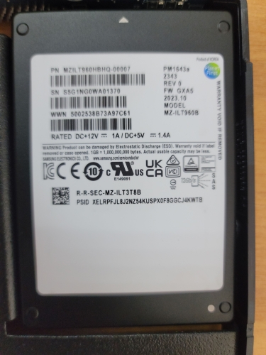 Фото SSD накопичувач Samsung PM1643a 960 GB (MZILT960HBHQ-00007) від користувача Ironhide