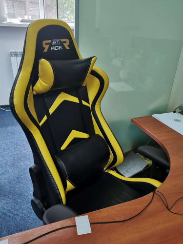 Фото Комп'ютерне крісло для геймера GT Racer X-2527 black/yellow від користувача Всеволод карпов