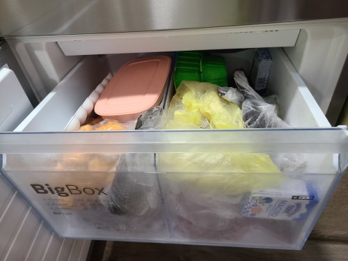 Фото Холодильник з морозильною камерою Bosch KGN56VI30U від користувача ai