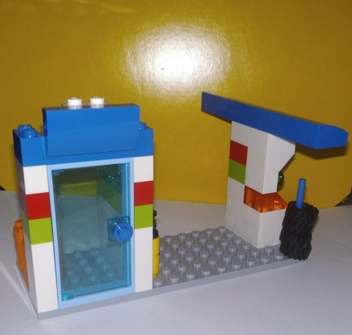 Фото Блоковий конструктор LEGO Classic Кубики и колеса (10715) від користувача Анастасія Романчук