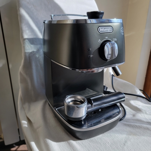 Фото Ріжкова кавоварка еспресо Delonghi Distinta ECI 341.BK від користувача Vitalik