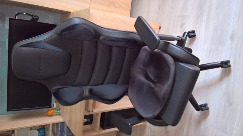 Кресло использую с ортопедической подушкой для сидения Max Comfort от харьковского производителя Correct Shape - решала проблемы со спиной при длительной работе на старом кресле