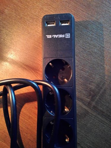 Фото Мережевий фільтр-подовжувач REAL-EL RS-6 PROTECT USB 3m black (EL122300017) від користувача LyudmilaR