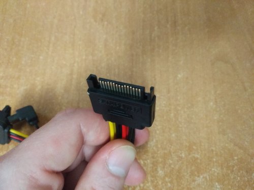 Фото Кабель SATA Cablexpert SATA power 0.15m (CC-SATAM2F-02) від користувача formicron