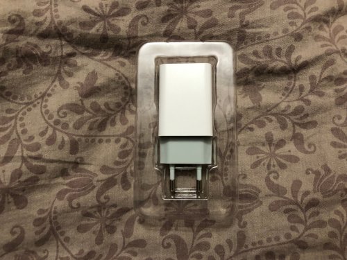 Фото Мережевий зарядний пристрій ColorWay 1 USB AUTO ID 2A (10W) White (CW-CHS012-WT) від користувача Haine