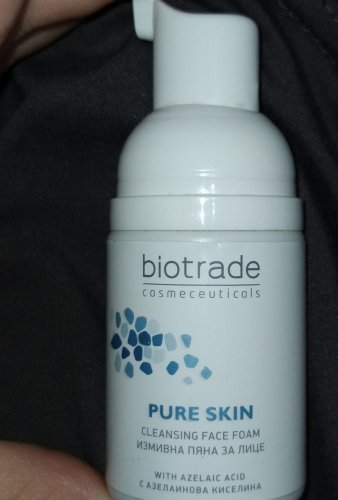 Фото  Biotrade Пенка для умывания  Pure Skin деликатная c эффектом сужения пор и увлажнения 150 мл (3800221841300) від користувача leomek