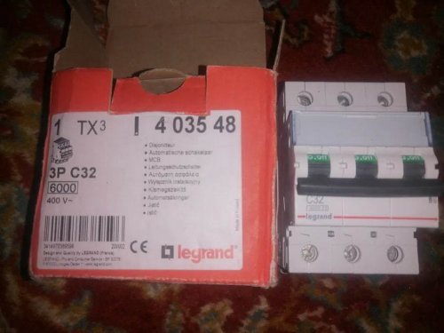 Фото Автоматичний вимикач Legrand TX3 10A, C, 6 kA, 3 п. (404054) від користувача Zlk
