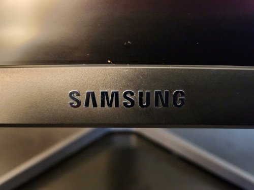 Фото Монітор Samsung GAMING Odyssey G7 (LC27G75TQ) від користувача neomaster3
