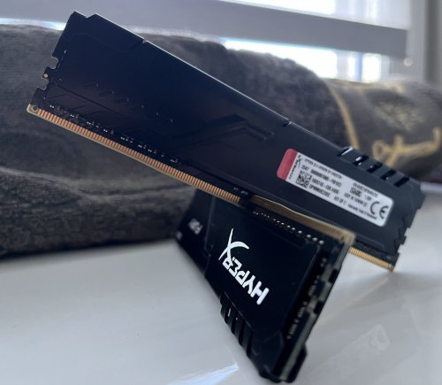 Фото Пам'ять для настільних комп'ютерів HyperX 32 GB (2x16GB) DDR4 3200 MHz Fury Black (HX432C16FB4K2/32) від користувача Volodymyr Perebykivskyi