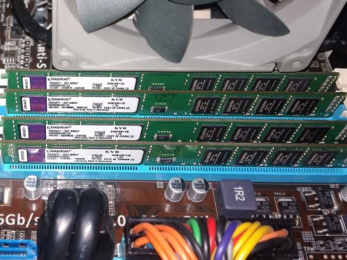 Фото Пам'ять для настільних комп'ютерів Kingston 8 GB DDR3 1600 MHz (KVR16N11/8) від користувача dr0