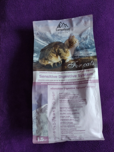 Фото сухий корм Carpathian Pet Food Sensitive Digestive System с курицей и морским окунем 1.5 кг (4820111140954) від користувача Eva