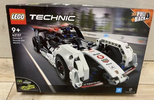 Фото Блоковий конструктор LEGO Technic Formula Porsche X Electric (42137) від користувача Влад Некрасов