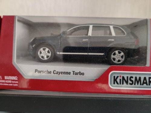Фото Масштабна модель Kinsmart Porsche Cayenne Turbo (KT5075W) від користувача Burning Money
