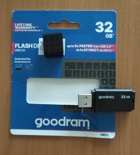 Фото Флешка GOODRAM 32 GB UME3 USB 3.0 Black (UME3-0320K0R11) від користувача 