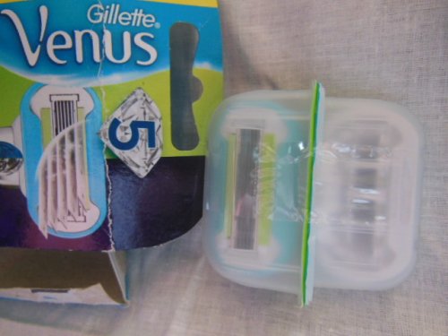 Фото картриджі / леза для гоління Gillette Змінні касети (леза) Gillette Venus Deluxe Smooth Sensitive ALOE 4 шт. 7702018352883 від користувача 