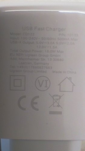 Фото Мережевий зарядний пристрій UGREEN CD122 Quick Charger 3.0 18W White (10133) від користувача XOI