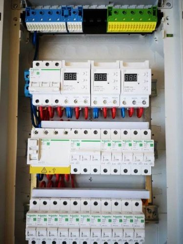 Фото Автоматичний вимикач модульний Schneider Electric Resi9 50 А, 3P, кривая С, 6кА (R9F12350) від користувача Zlk