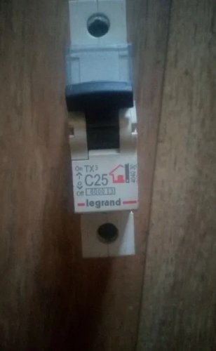 Фото Автоматичний вимикач Legrand C63 1Р 4.5 kA (419670) від користувача Zlk