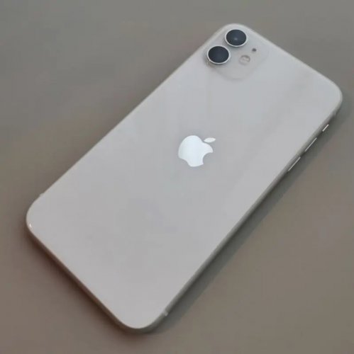 Фото Смартфон Apple iPhone 11 128GB White (MWLF2) від користувача Егор