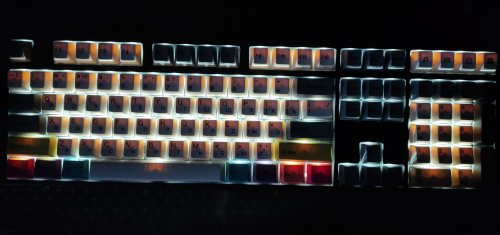 Фото Клавіатура Varmilo VEA108 CMYK Cherry Mx Red Multicolor (A26A024A3A1A06A007) від користувача VladGuardian