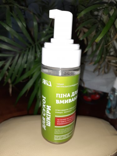 Фото пінка для вмивання Яка Піна для вмивання  для сухої шкіри, 150 мл від користувача Taras Yanishevskyi