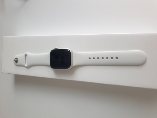 Фото Смарт-годинник Apple Watch Series 8 GPS 41mm Silver Aluminum Case with White S. Band (MP6K3, MP6L3) від користувача Sergey