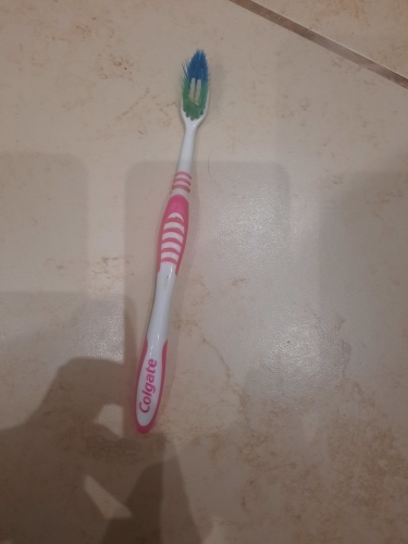 Фото зубна щітка Colgate Зубна щітка  Zig Zag середня 2+1 шт. (6001067023777) від користувача 4521