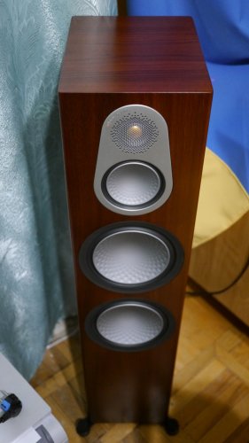 Фото Фронтальні акустичні колонки Monitor Audio Silver 500 Walnut від користувача GRaFkiyv