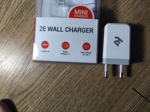 Фото Мережевий зарядний пристрій 2E USB Wall Charger USB: DC5V/2.1A, white (2E-WC1USB2.1A-W) від користувача advanced user