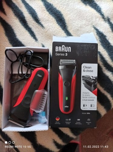 Фото Електробритва чоловіча Braun Series 3 300s Red від користувача Алена Аршиникова