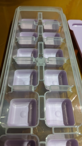 Фото форма для льоду / шоколаду Ardesto Форма для льда Fresh с крышкой, лиловая (AR1101LP) від користувача keglya