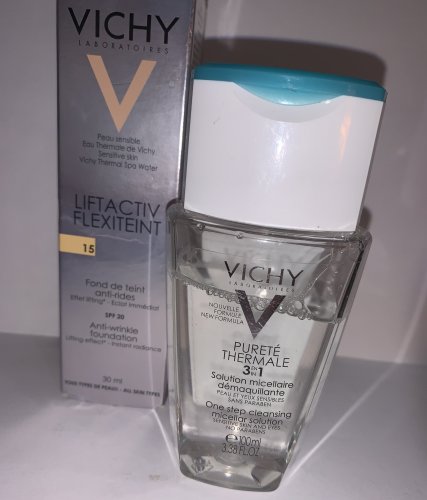 Фото  Vichy Мицеллярная вода  3в1 Normaderm для снятия макияжа и очищения жирной чувствительной кожи лица и глаз від користувача Djos