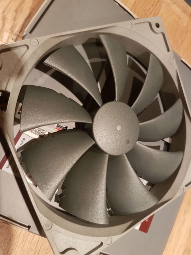 Фото Вентилятор Noctua NF-P14s redux-900 від користувача Супер Чувак