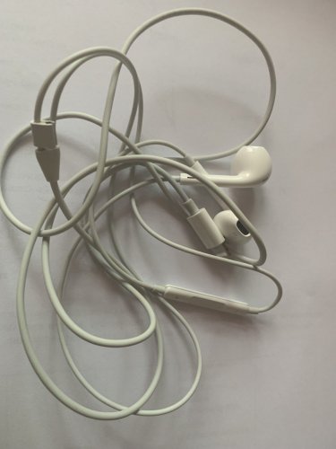 Фото Навушники з мікрофоном Apple EarPods with Lightning Connector (MMTN2) від користувача Игорь