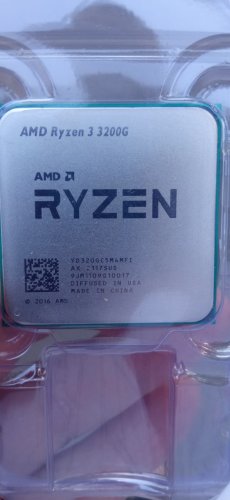 Фото Процесор AMD Ryzen 3 3200G (YD3200C5FHBOX) від користувача Kirill Grouswin