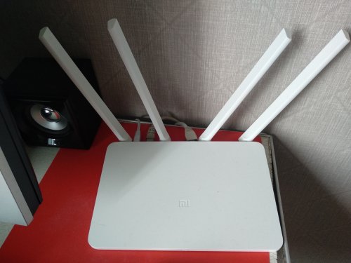 Фото Бездротовий маршрутизатор (роутер) Xiaomi Mi WiFi Router 3 International version (DVB4150CN) від користувача JVM