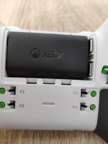 Фото Зарядний пристрій для геймпада Microsoft Xbox Series Play and Charge Kit (SXW-00002) від користувача Ан