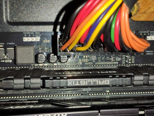 Фото Пам'ять для настільних комп'ютерів Crucial 16 GB DDR4 Ballistix (BL16G32C16U4B) від користувача 888vital888