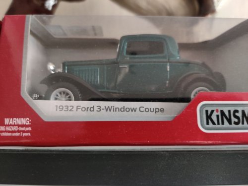 Фото Масштабна модель Kinsmart 1932 Ford 3-Window Coupе (KT5332FW) зелена від користувача Burning Money