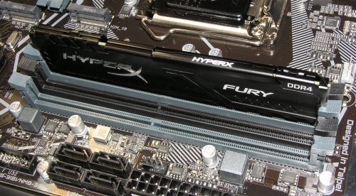 Фото Пам'ять для настільних комп'ютерів HyperX 8 GB DDR4 2666 MHz Fury Black (HX426C16FB3/8) від користувача 339