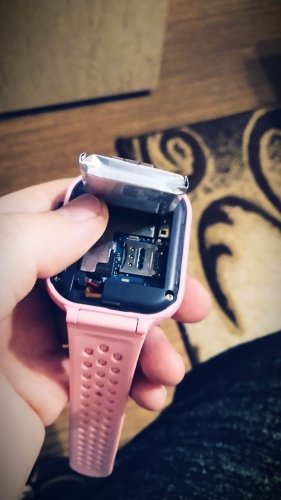 Фото Дитячий розумний годинник AmiGo GO009 Camera+LED WIFI Pink від користувача Brave
