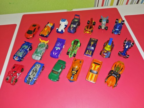 Фото Іграшкова машинка Hot Wheels Подарочный набор из 20 автомобилей (H7045) від користувача dr_ula