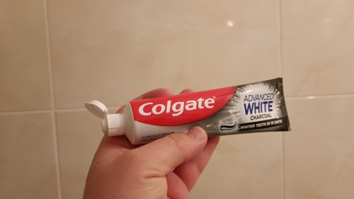 Фото зубна паста Colgate Зубная паста  Advanced White Charcoal 100 мл від користувача QuickStarts