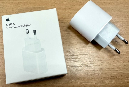 Фото Мережевий зарядний пристрій Apple 18W USB-C Power Adapter (MU7V2, MU7T2) від користувача ОiB