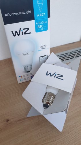 Фото Світлодіодна лампа LED WiZ LED Smart WiFi A60 E27 60 DW F White 810Lm 4000K 9W (WZE20026041) від користувача Sergey